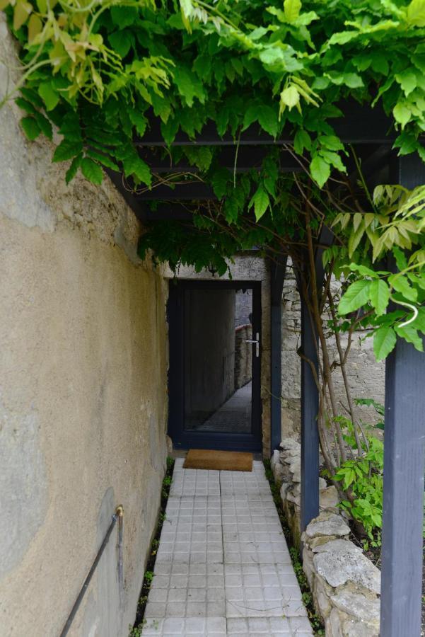 Chez Pique-Fesse Chambre D'Hote Saint-Martin-L'ars Екстериор снимка